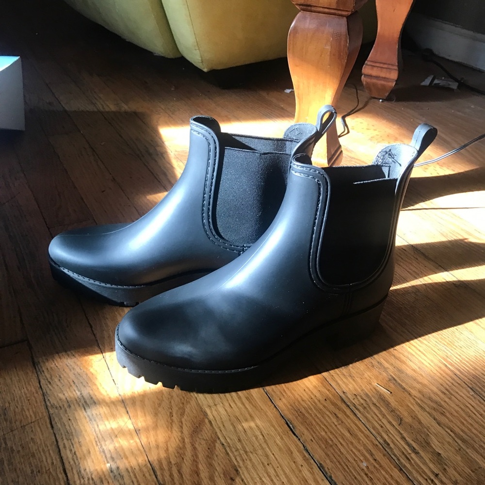 BRAND NEW Jeffrey Campbell size 9 booties